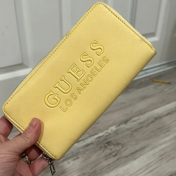 NWT-GUESS RODNEY YELLOW BACKPACK/WRISTLET ゲス GUESS RODNEY Backpack （BUT） -waja bazar - 海外  main image 2